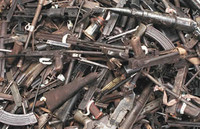 Meno armi, più ospedali