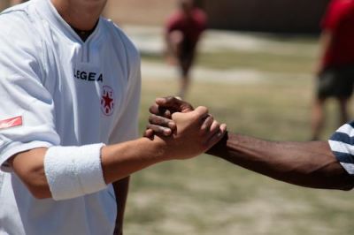 UN CALCIO AL RAZZISMO
