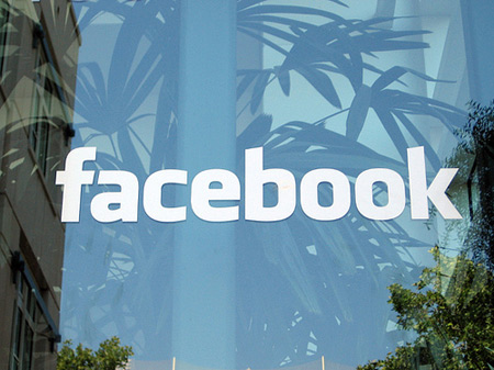 Facebook: arrivano i russi