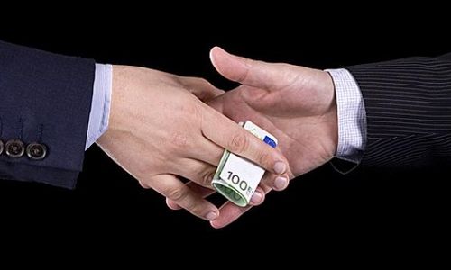 Corruzione, bufale e illusioni