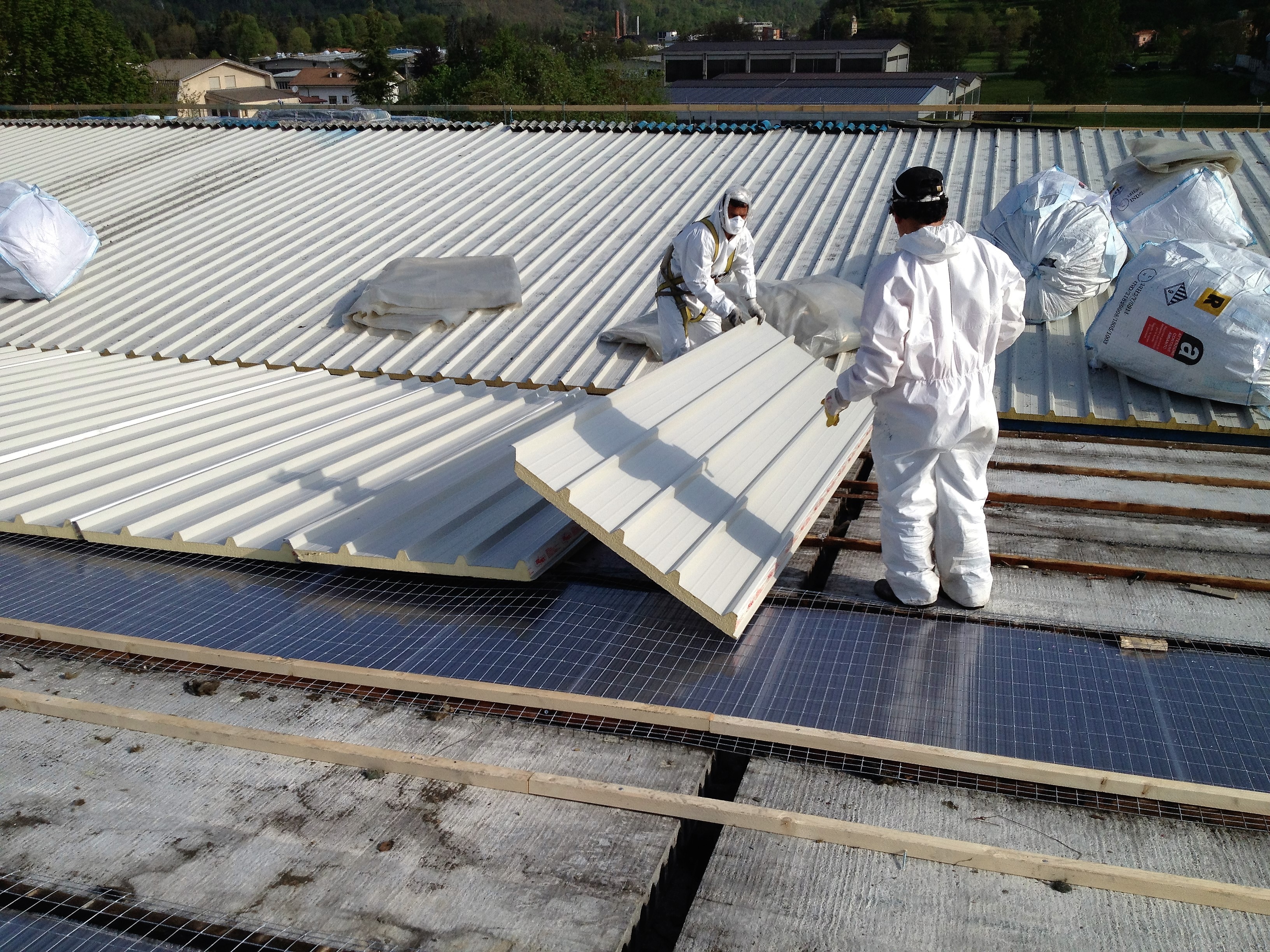 Amianto, smaltimento lento