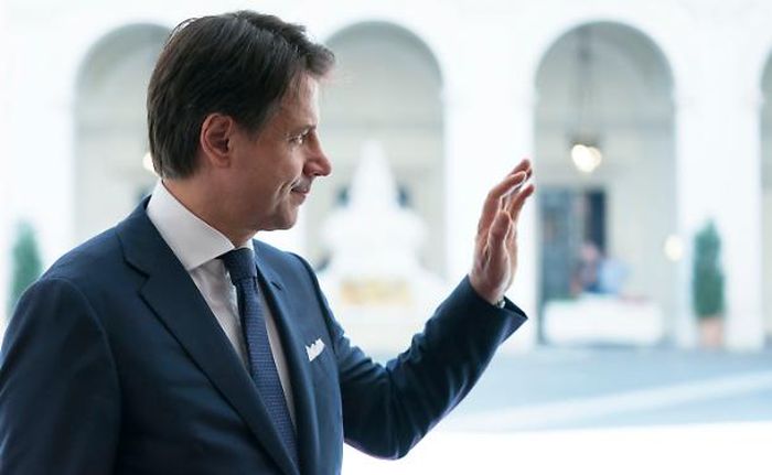 Conte balla fra procedura e nomine