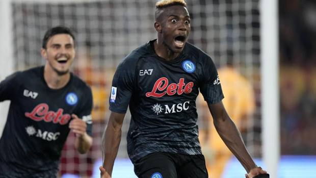 Napoli: super Osimhen, Roma KO