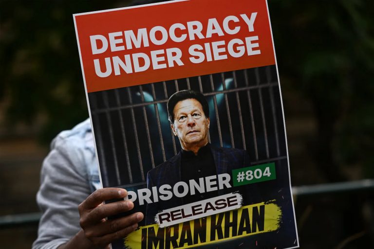 Pakistan, la lunga mano di Washington